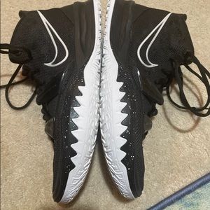 Nike Kyrie 7 “Black-White”. Size 12